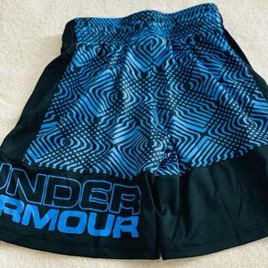UA TRAIN SHORTS BOYS SIZE YXS